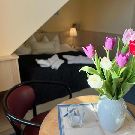 Hotel-Pension Zur Mole Wiek auf Rügen Exterior foto